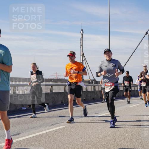 03.10.2025 - Köhlbrandbrückenlauf Michael Burmester http://msf.ph/oto/9084322 03.10.2025 12:42:34 Position 2 4107, 20 meine-sportfotos.de