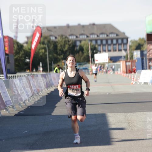 03.10.2025 - Köhlbrandbrückenlauf Jannik Wohlers http://msf.ph/oto/9084328 03.10.2025 12:52:00 Ziel 4092 meine-sportfotos.de