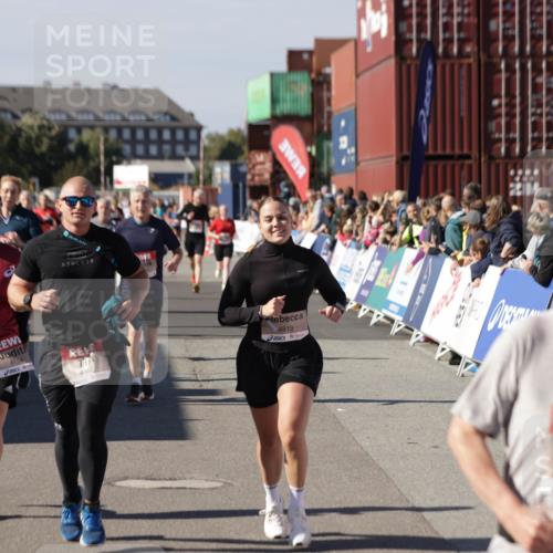 03.10.2025 - Köhlbrandbrückenlauf Jannik Wohlers http://msf.ph/oto/9084336 03.10.2025 13:18:29 Ziel 4154, 4280, 4341, 4560, 4760, 4819, 4826, 4882, 5178, 5192, 5379, 5440, 5722, 5816, 6084, 6700 meine-sportfotos.de