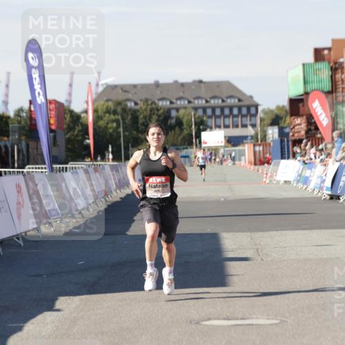 03.10.2025 - Köhlbrandbrückenlauf Jannik Wohlers http://msf.ph/oto/9084343 03.10.2025 12:52:00 Ziel 4092 meine-sportfotos.de
