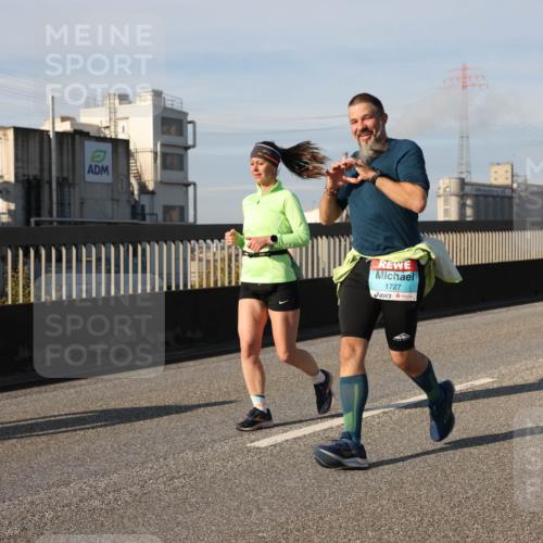 03.10.2025 - Köhlbrandbrückenlauf Lena Gebhardt http://msf.ph/oto/9084361 03.10.2025 10:05:13 Position 2 1727 meine-sportfotos.de