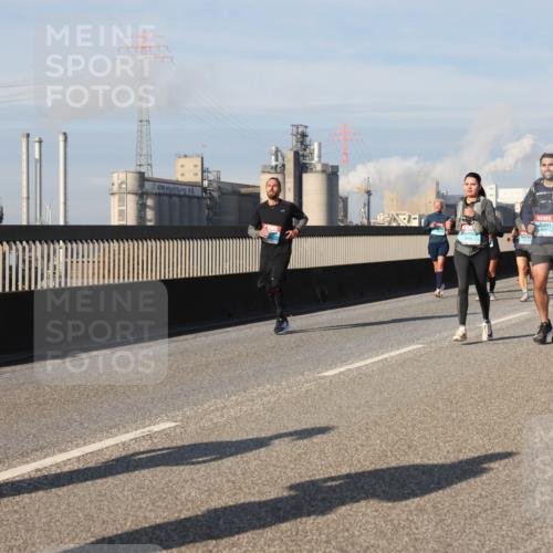 03.10.2025 - Köhlbrandbrückenlauf Lena Gebhardt http://msf.ph/oto/9084365 03.10.2025 10:05:14 Position 2  meine-sportfotos.de