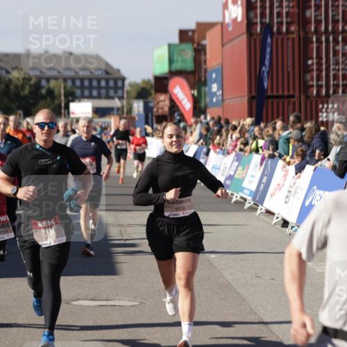 03.10.2025 - Köhlbrandbrückenlauf Jannik Wohlers http://msf.ph/oto/9084370 03.10.2025 13:18:29 Ziel 4154, 4280, 4341, 4560, 4760, 4819, 4826, 4882, 5178, 5192, 5379, 5440, 5722, 5816, 6084, 6700 meine-sportfotos.de