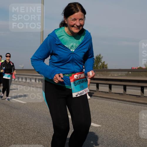 03.10.2025 - Köhlbrandbrückenlauf Fabian Wolf http://msf.ph/oto/9084374 03.10.2025 10:19:51 Position 3 3195 meine-sportfotos.de