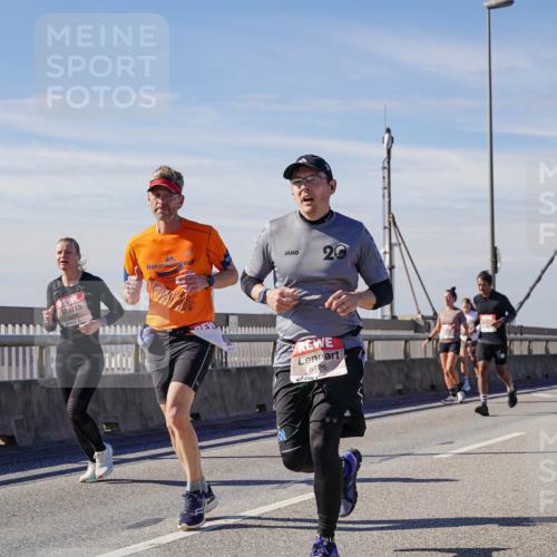 03.10.2025 - Köhlbrandbrückenlauf Michael Burmester http://msf.ph/oto/9084379 03.10.2025 12:42:35 Position 2 45, 5726 meine-sportfotos.de