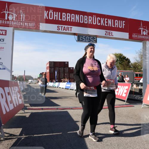 03.10.2025 - Köhlbrandbrückenlauf Lena Gebhardt http://msf.ph/oto/9084384 03.10.2025 13:50:52 Ziel 4851, 5472, 5595, 5608, 5992 meine-sportfotos.de