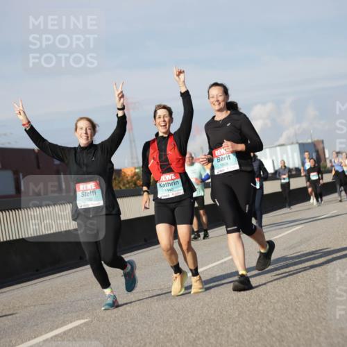 03.10.2025 - Köhlbrandbrückenlauf Jannik Wohlers http://msf.ph/oto/9084385 03.10.2025 10:06:41 Position 3 1732, 1440, 1895 meine-sportfotos.de