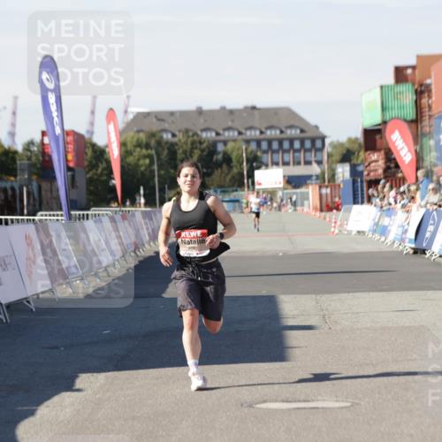 03.10.2025 - Köhlbrandbrückenlauf Jannik Wohlers http://msf.ph/oto/9084389 03.10.2025 12:52:00 Ziel 4092 meine-sportfotos.de