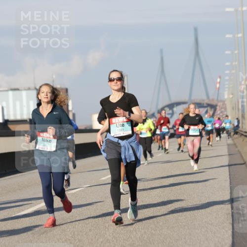 03.10.2025 - Köhlbrandbrückenlauf Jannik Wohlers http://msf.ph/oto/9084402 03.10.2025 09:56:18 Position 3 1181, 1327, 1331 meine-sportfotos.de