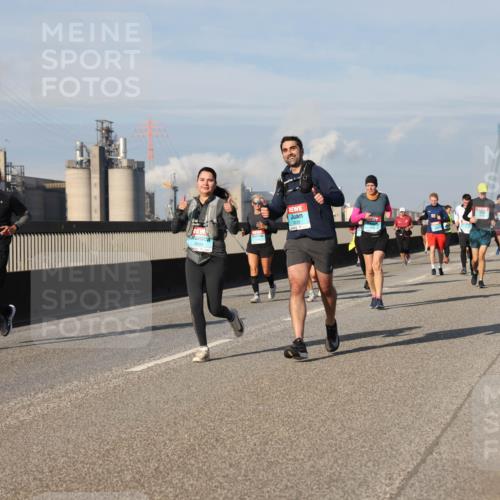 03.10.2025 - Köhlbrandbrückenlauf Lena Gebhardt http://msf.ph/oto/9084403 03.10.2025 10:05:15 Position 2 2635 meine-sportfotos.de