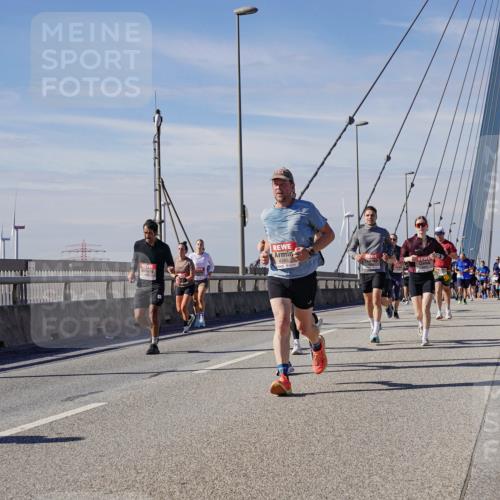03.10.2025 - Köhlbrandbrückenlauf Michael Burmester http://msf.ph/oto/9084404 03.10.2025 12:42:36 Position 2 4390 meine-sportfotos.de