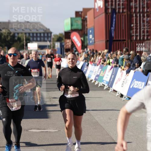 03.10.2025 - Köhlbrandbrückenlauf Jannik Wohlers http://msf.ph/oto/9084410 03.10.2025 13:18:29 Ziel 4154, 4280, 4341, 4560, 4760, 4819, 4826, 4882, 5178, 5192, 5379, 5440, 5722, 5816, 6084, 6700 meine-sportfotos.de
