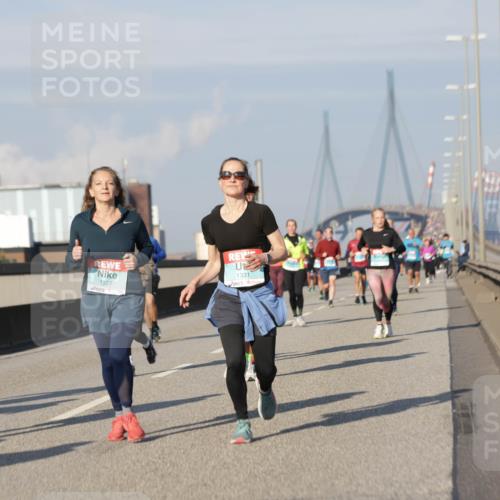 03.10.2025 - Köhlbrandbrückenlauf Jannik Wohlers http://msf.ph/oto/9084412 03.10.2025 09:56:19 Position 3 1181, 1327, 1331 meine-sportfotos.de