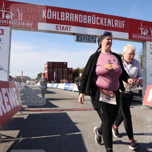 03.10.2025 - Köhlbrandbrückenlauf Lena Gebhardt http://msf.ph/oto/9084420 03.10.2025 13:50:52 Ziel 4851, 5472, 5595, 5608, 5992 meine-sportfotos.de
