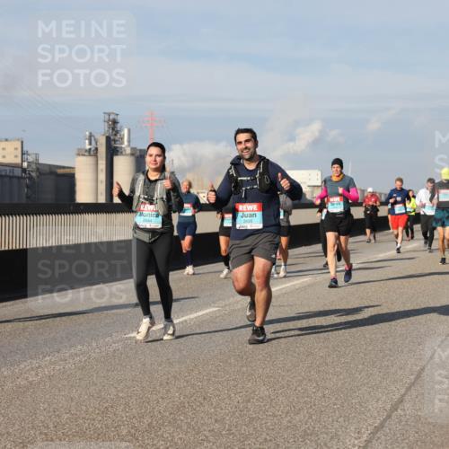 03.10.2025 - Köhlbrandbrückenlauf Lena Gebhardt http://msf.ph/oto/9084431 03.10.2025 10:05:15 Position 2 2644, 2635 meine-sportfotos.de