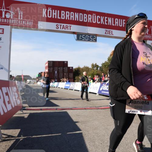 03.10.2025 - Köhlbrandbrückenlauf Lena Gebhardt http://msf.ph/oto/9084432 03.10.2025 13:50:53 Ziel 4851, 5472, 5595, 5992 meine-sportfotos.de