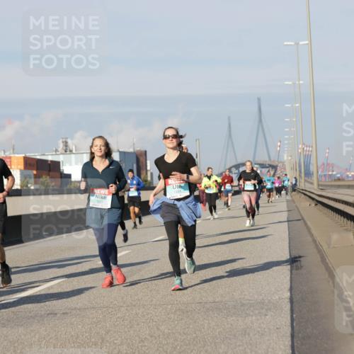 03.10.2025 - Köhlbrandbrückenlauf Jannik Wohlers http://msf.ph/oto/9084434 03.10.2025 09:56:19 Position 3 191, 1181, 1327, 1331 meine-sportfotos.de