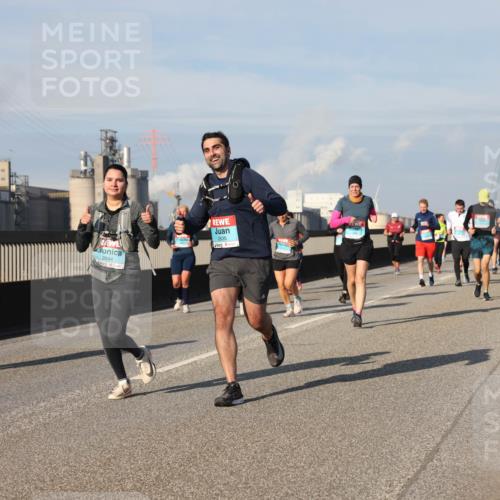 03.10.2025 - Köhlbrandbrückenlauf Lena Gebhardt http://msf.ph/oto/9084440 03.10.2025 10:05:16 Position 2 2644, 2635 meine-sportfotos.de