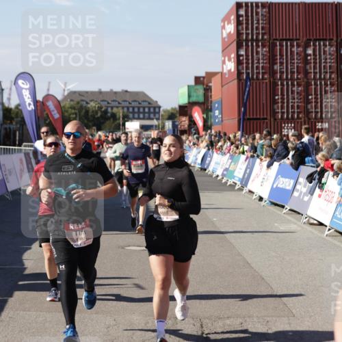 03.10.2025 - Köhlbrandbrückenlauf Jannik Wohlers http://msf.ph/oto/9084450 03.10.2025 13:18:30 Ziel 4154, 4280, 4341, 4560, 4760, 4819, 4826, 4882, 5178, 5192, 5379, 5440, 5722, 5816, 6084, 6700, 6758 meine-sportfotos.de