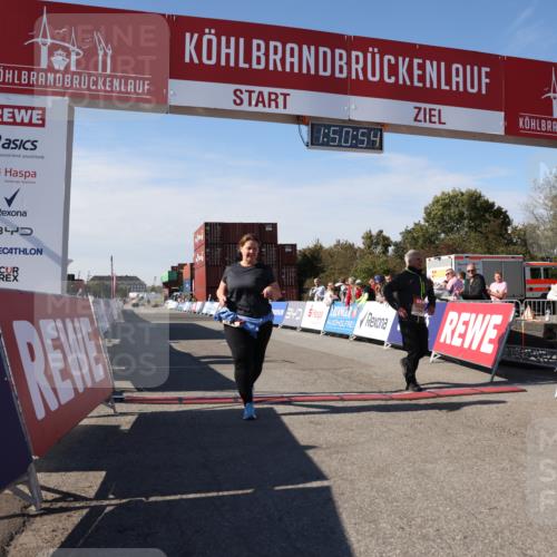 03.10.2025 - Köhlbrandbrückenlauf Lena Gebhardt http://msf.ph/oto/9084477 03.10.2025 13:50:55 Ziel 4851, 5472, 5595, 5992 meine-sportfotos.de