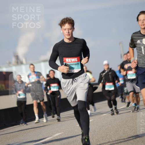 03.10.2025 - Köhlbrandbrückenlauf Jannik Wohlers http://msf.ph/oto/9084479 03.10.2025 10:06:44 Position 3 3291 meine-sportfotos.de