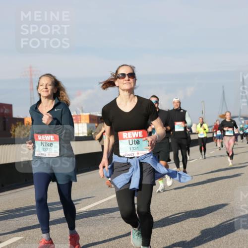 03.10.2025 - Köhlbrandbrückenlauf Jannik Wohlers http://msf.ph/oto/9084480 03.10.2025 09:56:21 Position 3 1327, 1331 meine-sportfotos.de