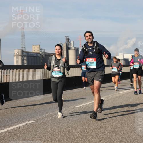 03.10.2025 - Köhlbrandbrückenlauf Lena Gebhardt http://msf.ph/oto/9084482 03.10.2025 10:05:16 Position 2 2644, 2635 meine-sportfotos.de