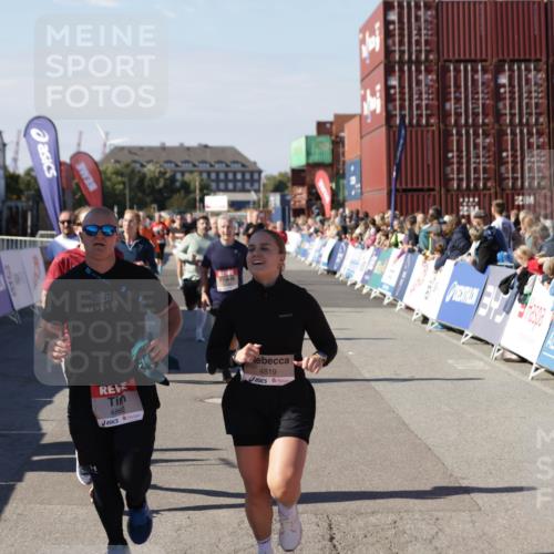 03.10.2025 - Köhlbrandbrückenlauf Jannik Wohlers http://msf.ph/oto/9084503 03.10.2025 13:18:30 Ziel 4154, 4280, 4341, 4560, 4760, 4819, 4826, 4882, 5178, 5192, 5379, 5440, 5722, 5816, 6084, 6700, 6758 meine-sportfotos.de