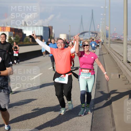 03.10.2025 - Köhlbrandbrückenlauf Jannik Wohlers http://msf.ph/oto/9084504 03.10.2025 10:06:52 Position 3 87, 2000, 1552, 1436 meine-sportfotos.de