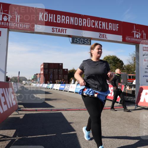 03.10.2025 - Köhlbrandbrückenlauf Lena Gebhardt http://msf.ph/oto/9084530 03.10.2025 13:50:56 Ziel 4851, 5472, 5595, 5992 meine-sportfotos.de