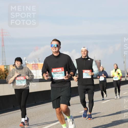 03.10.2025 - Köhlbrandbrückenlauf Jannik Wohlers http://msf.ph/oto/9084532 03.10.2025 09:56:23 Position 3 1621, 1227, 3435 meine-sportfotos.de
