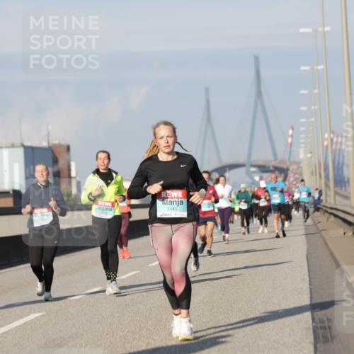 03.10.2025 - Köhlbrandbrückenlauf Jannik Wohlers http://msf.ph/oto/9084535 03.10.2025 09:56:24 Position 3 3435, 3445 meine-sportfotos.de