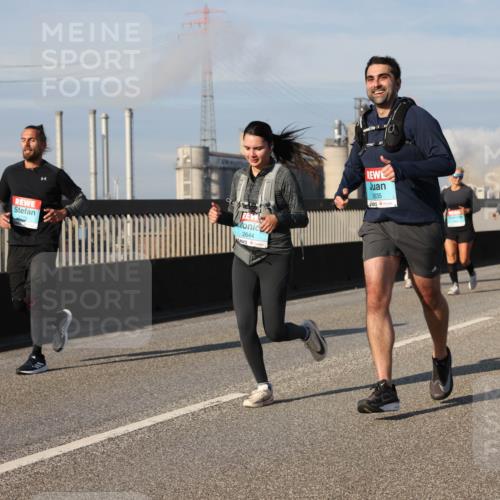 03.10.2025 - Köhlbrandbrückenlauf Lena Gebhardt http://msf.ph/oto/9084536 03.10.2025 10:05:16 Position 2 2644, 2635 meine-sportfotos.de