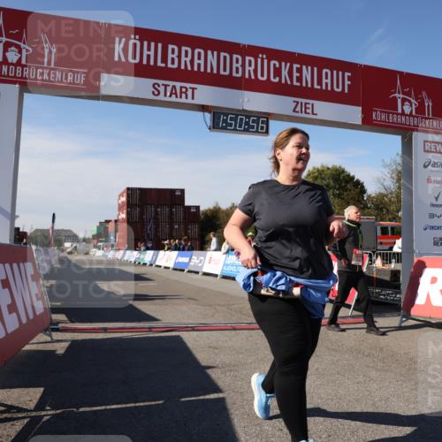 03.10.2025 - Köhlbrandbrückenlauf Lena Gebhardt http://msf.ph/oto/9084538 03.10.2025 13:50:56 Ziel 4851, 5472, 5595, 5992 meine-sportfotos.de