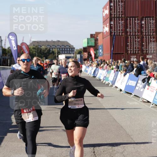 03.10.2025 - Köhlbrandbrückenlauf Jannik Wohlers http://msf.ph/oto/9084539 03.10.2025 13:18:30 Ziel 4154, 4280, 4341, 4560, 4760, 4819, 4826, 4882, 5178, 5192, 5379, 5440, 5722, 5816, 6084, 6700, 6758 meine-sportfotos.de