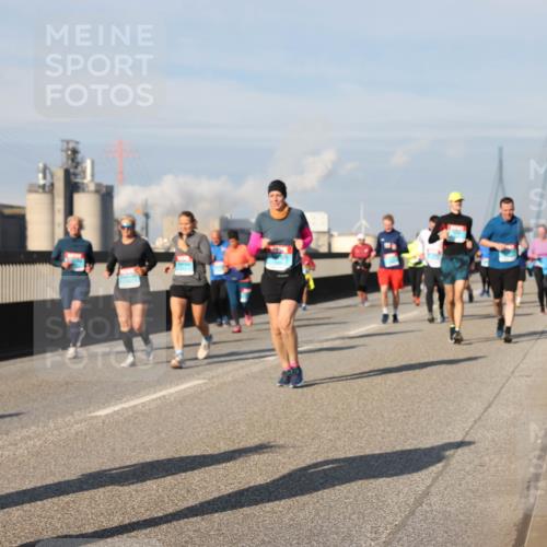 03.10.2025 - Köhlbrandbrückenlauf Lena Gebhardt http://msf.ph/oto/9084550 03.10.2025 10:05:17 Position 2 5 meine-sportfotos.de