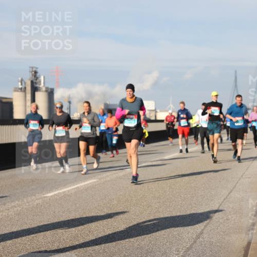 03.10.2025 - Köhlbrandbrückenlauf Lena Gebhardt http://msf.ph/oto/9084554 03.10.2025 10:05:17 Position 2  meine-sportfotos.de