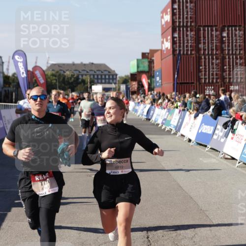 03.10.2025 - Köhlbrandbrückenlauf Jannik Wohlers http://msf.ph/oto/9084560 03.10.2025 13:18:30 Ziel 4154, 4280, 4341, 4560, 4760, 4819, 4826, 4882, 5178, 5192, 5379, 5440, 5722, 5816, 6084, 6700, 6758 meine-sportfotos.de