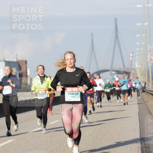 03.10.2025 - Köhlbrandbrückenlauf Jannik Wohlers http://msf.ph/oto/9084561 03.10.2025 09:56:24 Position 3 1915, 3445 meine-sportfotos.de