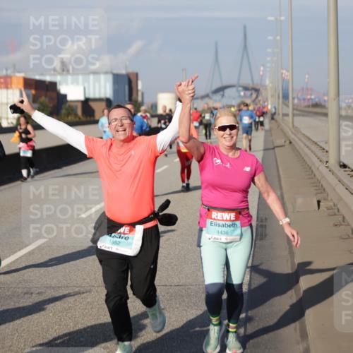03.10.2025 - Köhlbrandbrückenlauf Jannik Wohlers http://msf.ph/oto/9084562 03.10.2025 10:06:53 Position 3 1759, 1552, 1436 meine-sportfotos.de