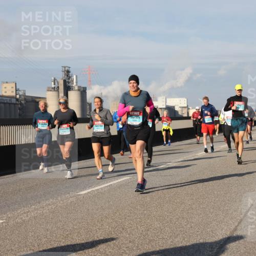 03.10.2025 - Köhlbrandbrückenlauf Lena Gebhardt http://msf.ph/oto/9084569 03.10.2025 10:05:18 Position 2 1998 meine-sportfotos.de