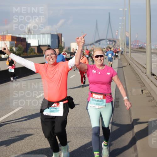 03.10.2025 - Köhlbrandbrückenlauf Jannik Wohlers http://msf.ph/oto/9084575 03.10.2025 10:06:53 Position 3 1759, 1552, 1436 meine-sportfotos.de