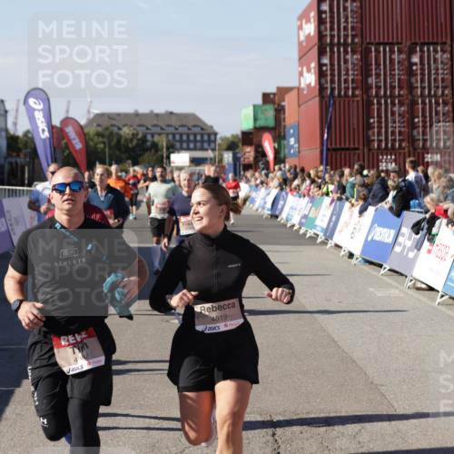 03.10.2025 - Köhlbrandbrückenlauf Jannik Wohlers http://msf.ph/oto/9084578 03.10.2025 13:18:30 Ziel 4154, 4280, 4341, 4560, 4760, 4819, 4826, 4882, 5178, 5192, 5379, 5440, 5722, 5816, 6084, 6700, 6758 meine-sportfotos.de