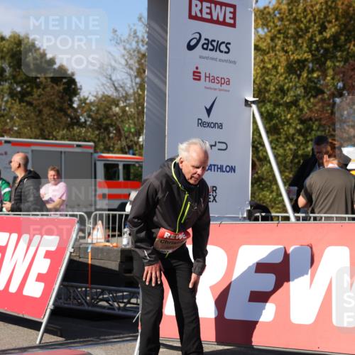 03.10.2025 - Köhlbrandbrückenlauf Lena Gebhardt http://msf.ph/oto/9084582 03.10.2025 13:50:58 Ziel 4851, 5472, 5595, 5992 meine-sportfotos.de