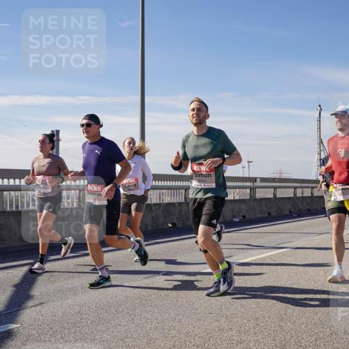03.10.2025 - Köhlbrandbrückenlauf Michael Burmester http://msf.ph/oto/9084587 03.10.2025 12:42:41 Position 2 4344 meine-sportfotos.de