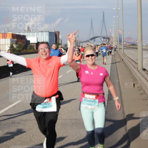 03.10.2025 - Köhlbrandbrückenlauf Jannik Wohlers http://msf.ph/oto/9084596 03.10.2025 10:06:53 Position 3 1759, 1406 meine-sportfotos.de