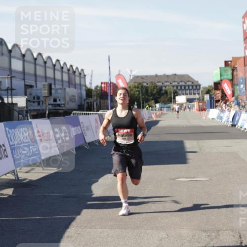 03.10.2025 - Köhlbrandbrückenlauf Jannik Wohlers http://msf.ph/oto/9084606 03.10.2025 12:52:02 Ziel 4092 meine-sportfotos.de
