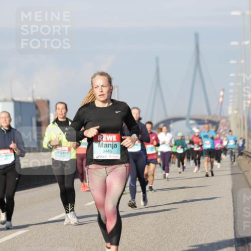 03.10.2025 - Köhlbrandbrückenlauf Jannik Wohlers http://msf.ph/oto/9084611 03.10.2025 09:56:24 Position 3 1915, 3445 meine-sportfotos.de