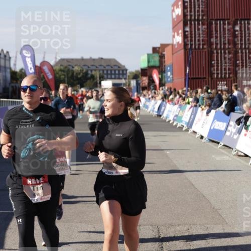 03.10.2025 - Köhlbrandbrückenlauf Jannik Wohlers http://msf.ph/oto/9084617 03.10.2025 13:18:31 Ziel 4154, 4280, 4341, 4560, 4760, 4796, 4819, 4826, 4882, 5178, 5192, 5379, 5440, 5722, 6084, 6700, 6758 meine-sportfotos.de