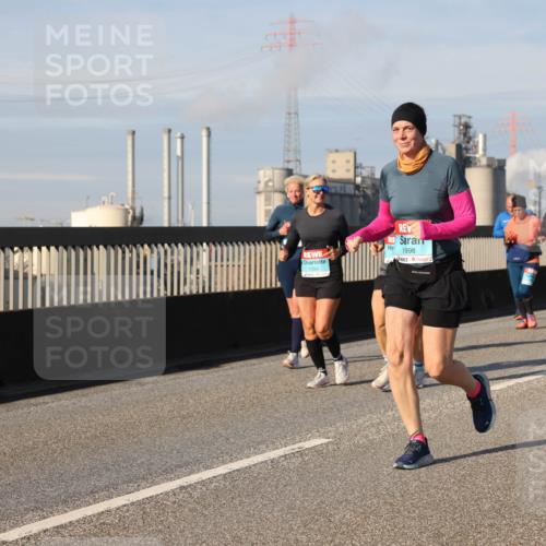 03.10.2025 - Köhlbrandbrückenlauf Lena Gebhardt http://msf.ph/oto/9084629 03.10.2025 10:05:19 Position 2 1998 meine-sportfotos.de